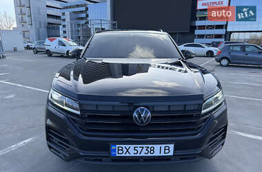 Внедорожник / Кроссовер Volkswagen Touareg 2021 в Киеве