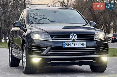 Позашляховик / Кросовер Volkswagen Touareg 2017 в Одесі