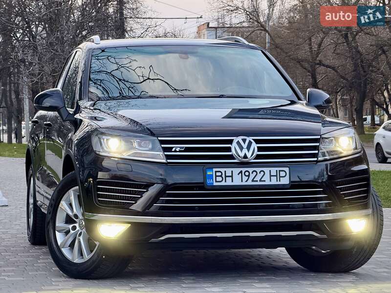 Позашляховик / Кросовер Volkswagen Touareg 2017 в Одесі