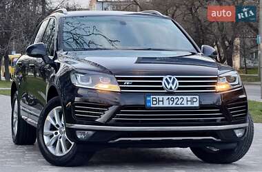 Позашляховик / Кросовер Volkswagen Touareg 2017 в Одесі