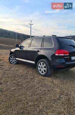 Позашляховик / Кросовер Volkswagen Touareg 2005 в 