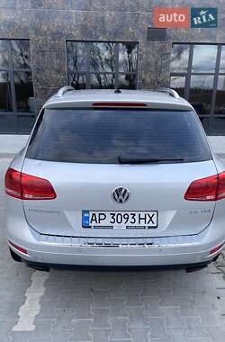 Позашляховик / Кросовер Volkswagen Touareg 2012 в 
