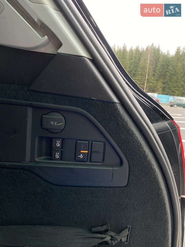 Внедорожник / Кроссовер Volkswagen Touareg 2011 в Ивано-Франковске