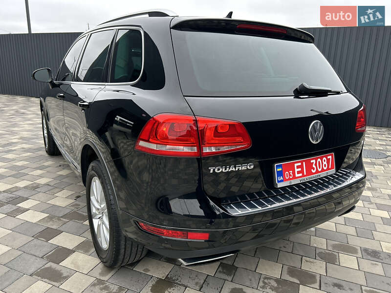 Внедорожник / Кроссовер Volkswagen Touareg 2013 в Полтаве