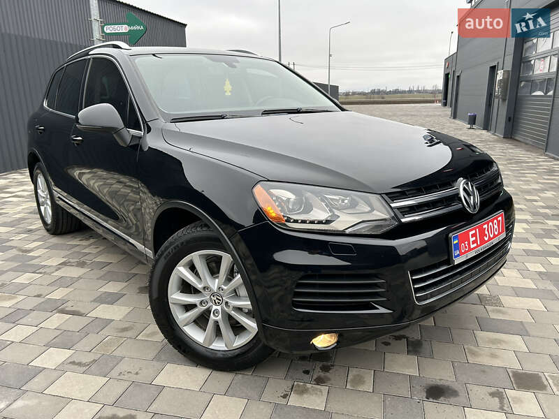 Внедорожник / Кроссовер Volkswagen Touareg 2013 в Полтаве