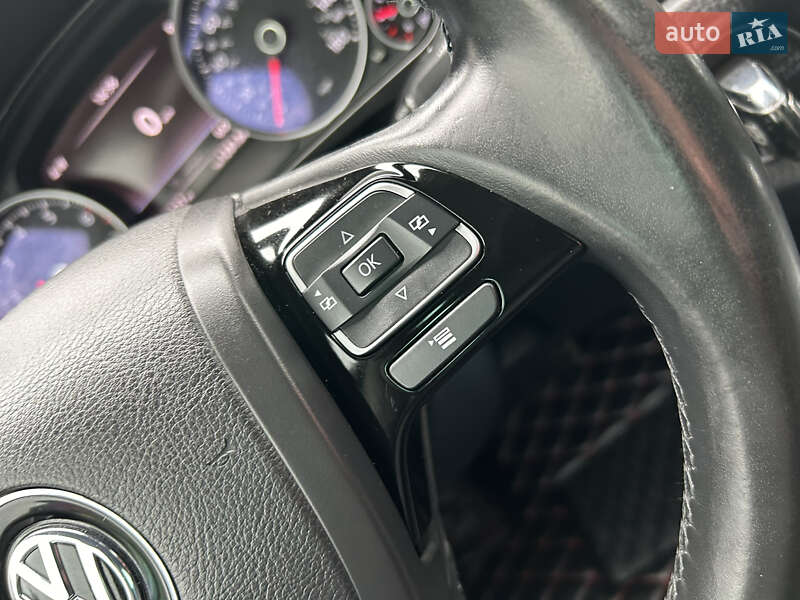 Внедорожник / Кроссовер Volkswagen Touareg 2013 в Полтаве