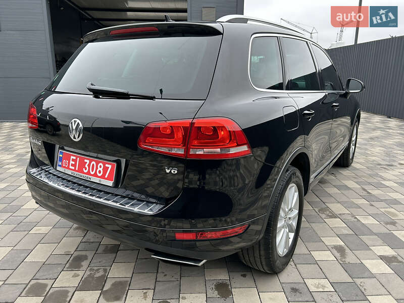 Внедорожник / Кроссовер Volkswagen Touareg 2013 в Полтаве