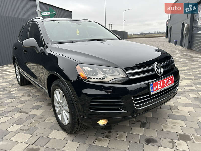 Внедорожник / Кроссовер Volkswagen Touareg 2013 в Полтаве