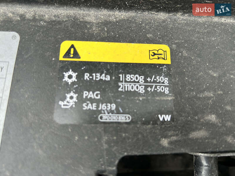 Внедорожник / Кроссовер Volkswagen Touareg 2013 в Полтаве
