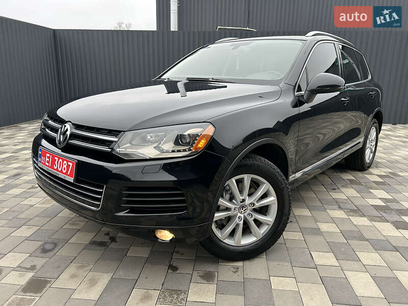 Внедорожник / Кроссовер Volkswagen Touareg 2013 в Полтаве