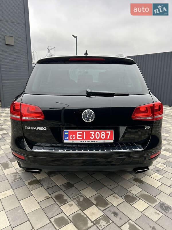 Внедорожник / Кроссовер Volkswagen Touareg 2013 в Полтаве