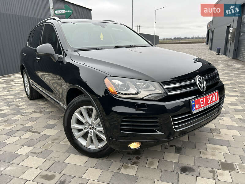 Внедорожник / Кроссовер Volkswagen Touareg 2013 в Полтаве