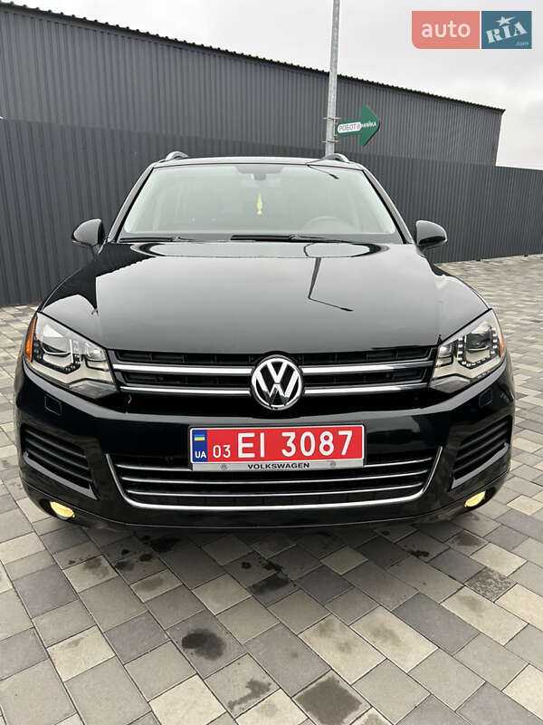 Внедорожник / Кроссовер Volkswagen Touareg 2013 в Полтаве