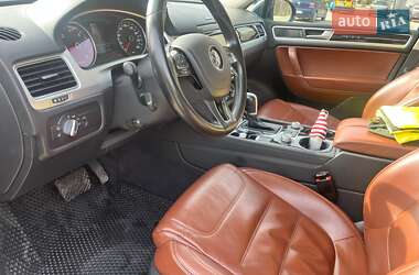 Внедорожник / Кроссовер Volkswagen Touareg 2015 в 