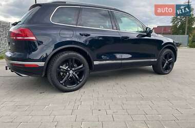 Внедорожник / Кроссовер Volkswagen Touareg 2017 в 