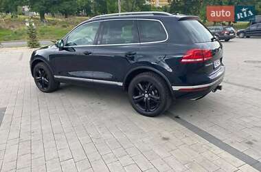 Внедорожник / Кроссовер Volkswagen Touareg 2017 в 