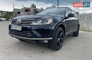 Внедорожник / Кроссовер Volkswagen Touareg 2017 в 