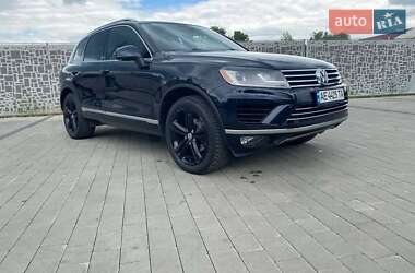 Внедорожник / Кроссовер Volkswagen Touareg 2017 в 