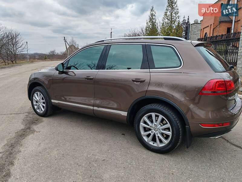 Внедорожник / Кроссовер Volkswagen Touareg 2013 в Харькове