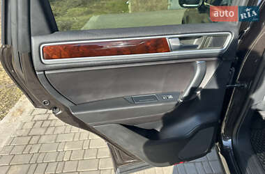 Позашляховик / Кросовер Volkswagen Touareg 2014 в 