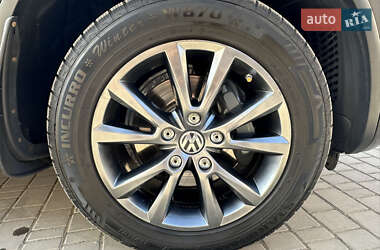 Позашляховик / Кросовер Volkswagen Touareg 2014 в 
