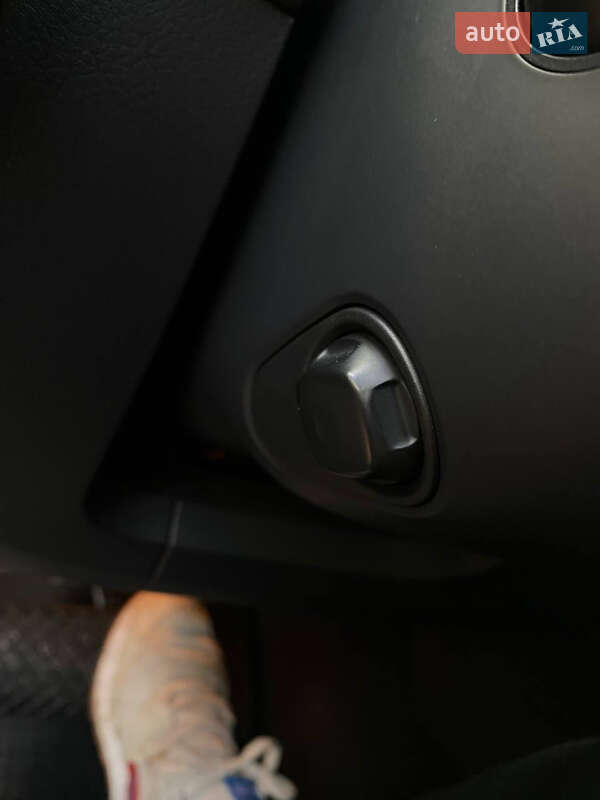 Позашляховик / Кросовер Volkswagen Touareg 2011 в Василькові