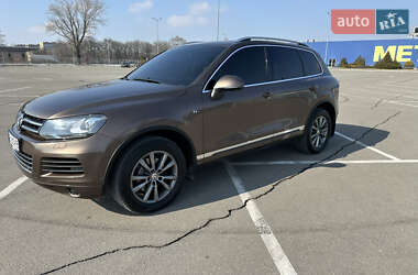 Внедорожник / Кроссовер Volkswagen Touareg 2012 в Днепре