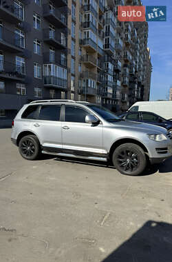 Внедорожник / Кроссовер Volkswagen Touareg 2007 в 