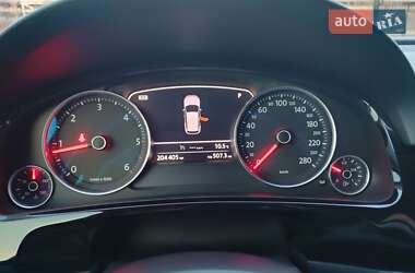 Позашляховик / Кросовер Volkswagen Touareg 2013 в 
