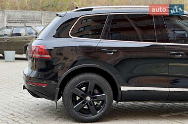 Позашляховик / Кросовер Volkswagen Touareg 2011 в 