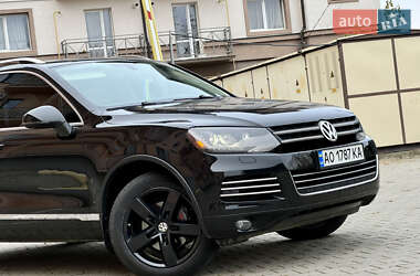 Позашляховик / Кросовер Volkswagen Touareg 2011 в 