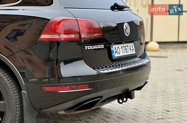 Позашляховик / Кросовер Volkswagen Touareg 2011 в 