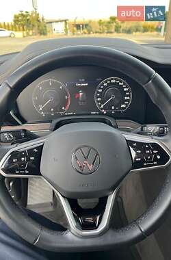 Позашляховик / Кросовер Volkswagen Touareg 2022 в 