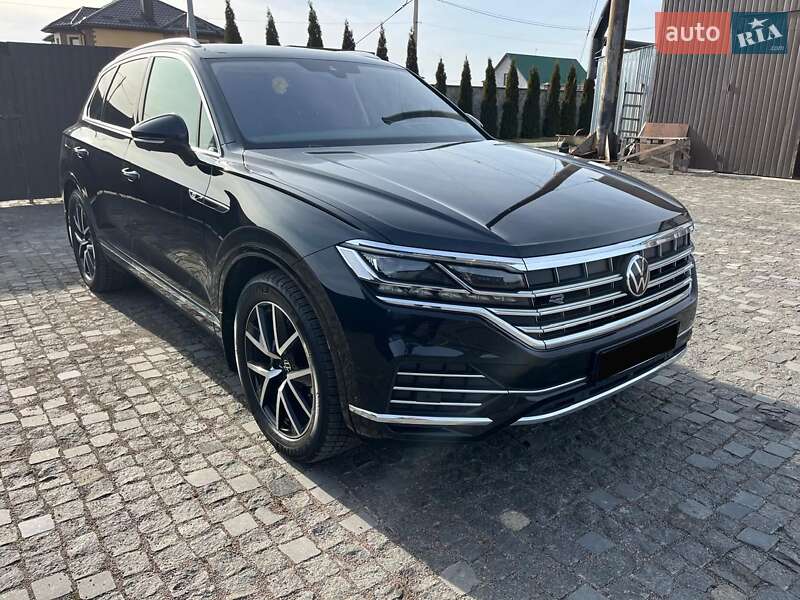 Позашляховик / Кросовер Volkswagen Touareg 2022 в 