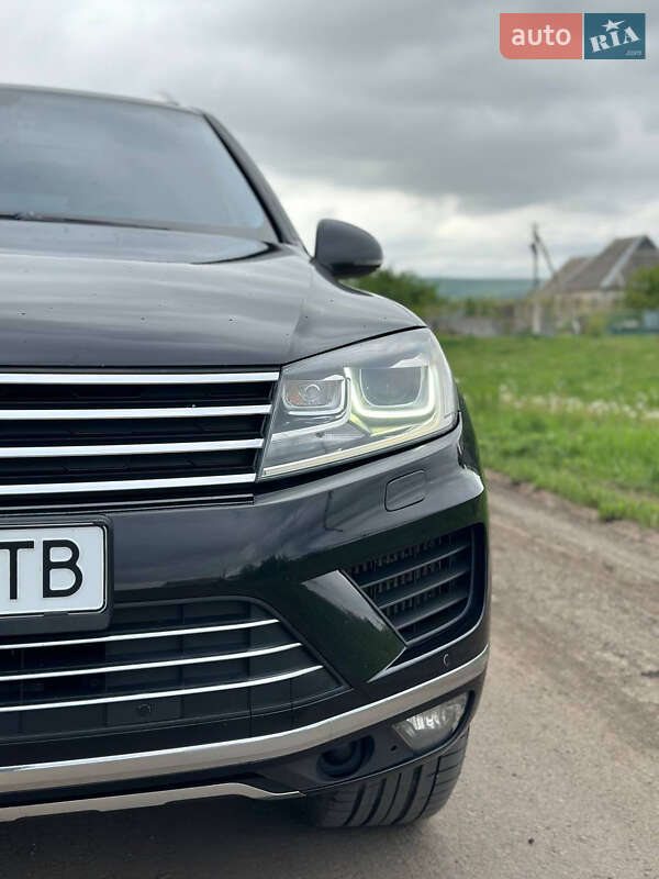Позашляховик / Кросовер Volkswagen Touareg 2014 в Одесі