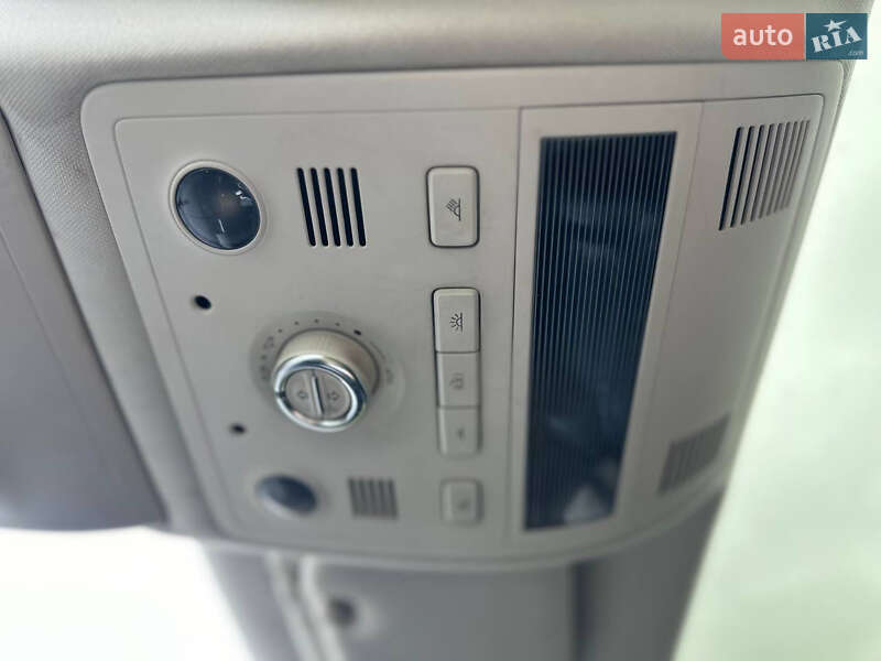 Позашляховик / Кросовер Volkswagen Touareg 2014 в Одесі