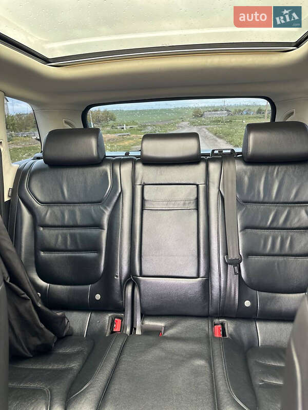 Позашляховик / Кросовер Volkswagen Touareg 2014 в Одесі