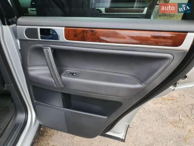 Внедорожник / Кроссовер Volkswagen Touareg 2008 в Николаеве