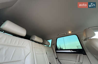 Позашляховик / Кросовер Volkswagen Touareg 2014 в 