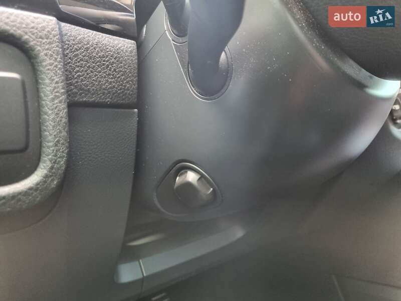 Внедорожник / Кроссовер Volkswagen Touareg 2015 в Днепре