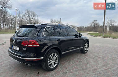 Внедорожник / Кроссовер Volkswagen Touareg 2015 в 