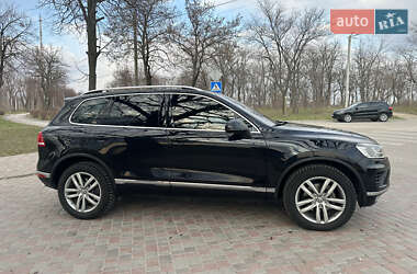 Внедорожник / Кроссовер Volkswagen Touareg 2015 в 
