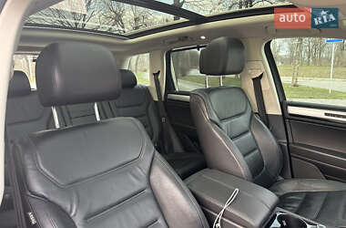 Внедорожник / Кроссовер Volkswagen Touareg 2015 в 