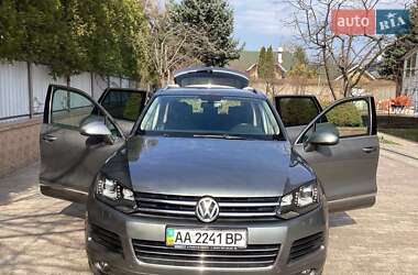 Внедорожник / Кроссовер Volkswagen Touareg 2013 в 