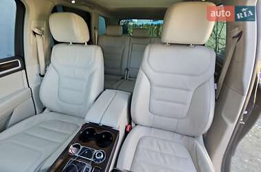 Позашляховик / Кросовер Volkswagen Touareg 2015 в 