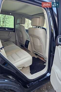 Позашляховик / Кросовер Volkswagen Touareg 2015 в 