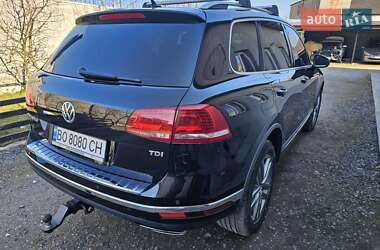 Позашляховик / Кросовер Volkswagen Touareg 2015 в 