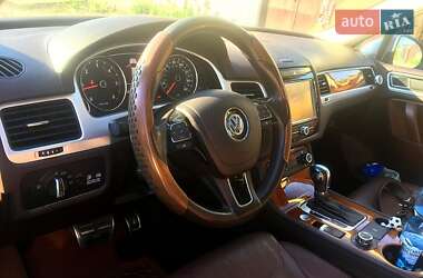 Внедорожник / Кроссовер Volkswagen Touareg 2012 в 