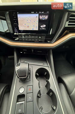 Внедорожник / Кроссовер Volkswagen Touareg 2020 в 