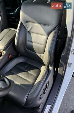 Внедорожник / Кроссовер Volkswagen Touareg 2012 в 